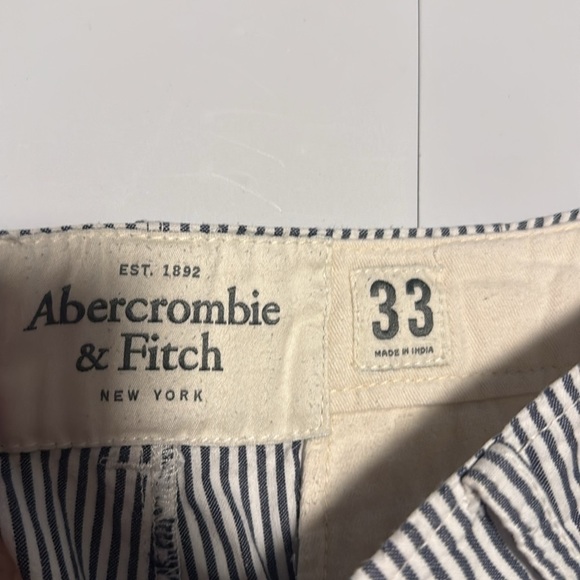 Abercrombie & Fitch Men's Navy and White Striped Shorts - Picture 4 of 8